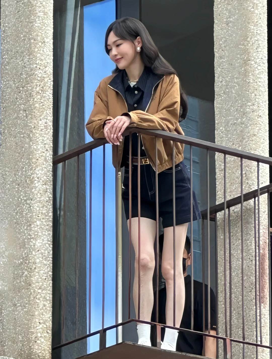 邱澤迎娶許瑋甯引熱議，前女友唐嫣近況曝光，羅晉父親離世後婚變傳聞終於釐清