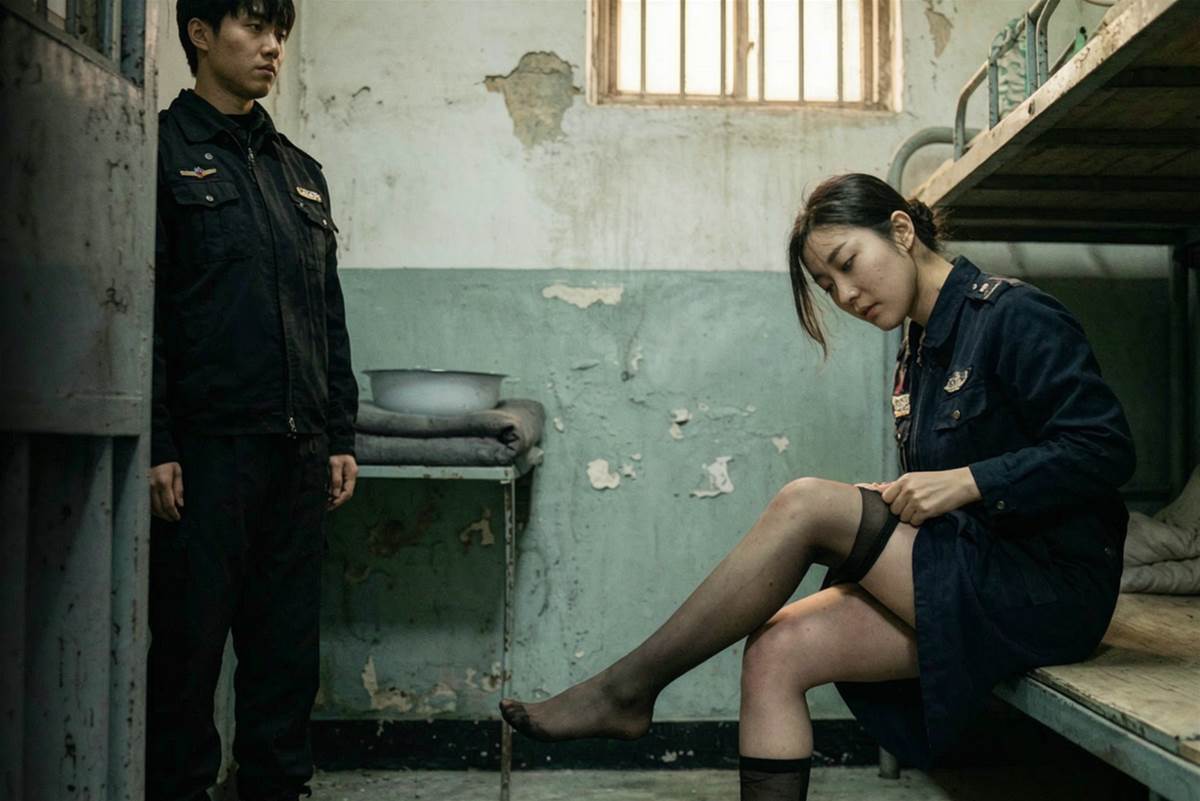 重慶26歲女死刑犯行刑前只求穿絲襪,檢察官看見她右腿後,命案突然翻轉