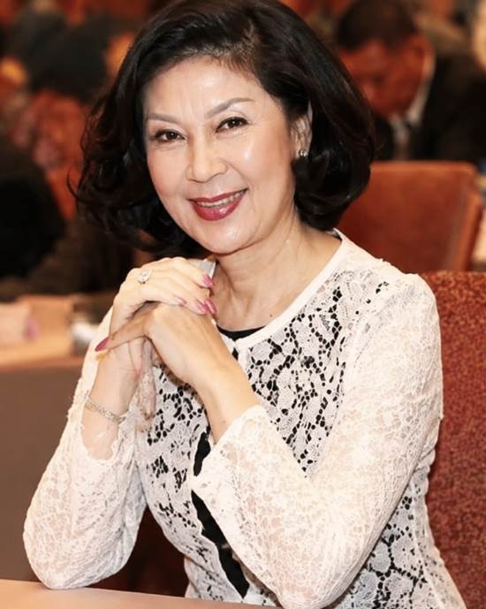 72歲白嘉莉好人沒好報，被富豪騙婚40年，無子真相曝光，守寡7年遺產曝光太驚人