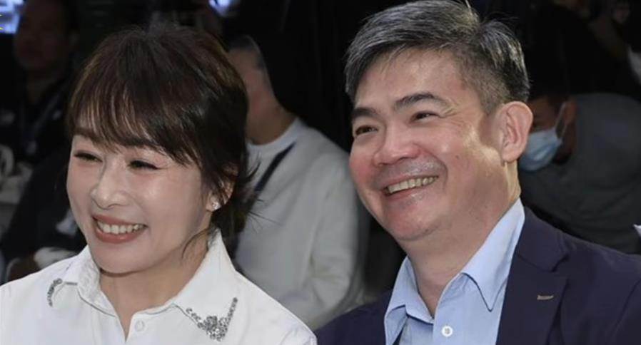 連家再曝驚天醜聞，連戰次子婚外情被捉，當街熱吻同返香閨過夜，原配忍無可忍曝出丈夫真面目