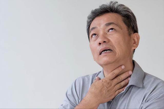 醫生直言:肺癌早期不是咳嗽,是身上出現「3大異常」,千萬別忽視