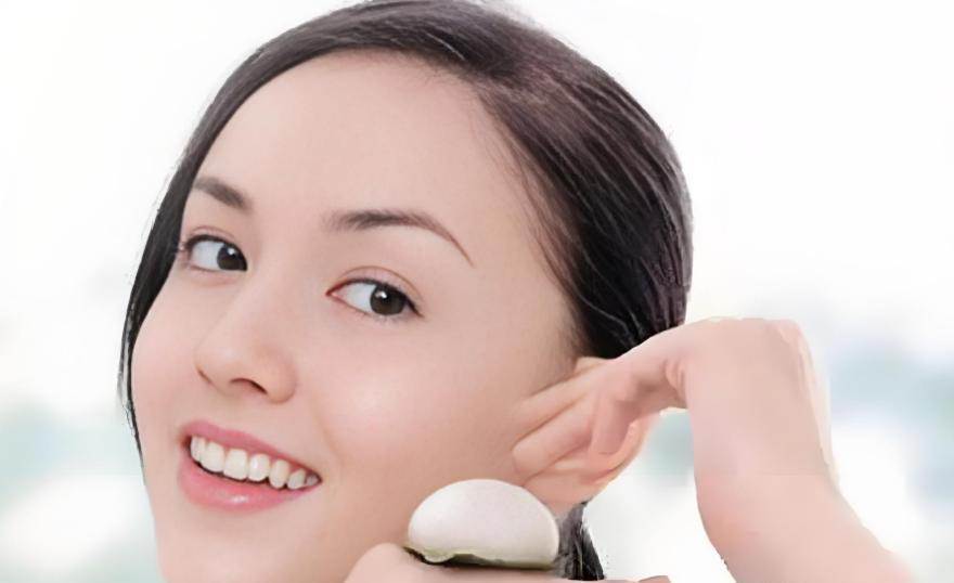 富豪身邊5年生4個孩子、拿5億分手費離開,她如今的生活讓人意外