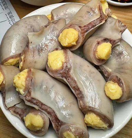 新婚第一餐婆婆端出「金玉滿堂」,媳婦吃下一口後才發現黃膏來源不簡單