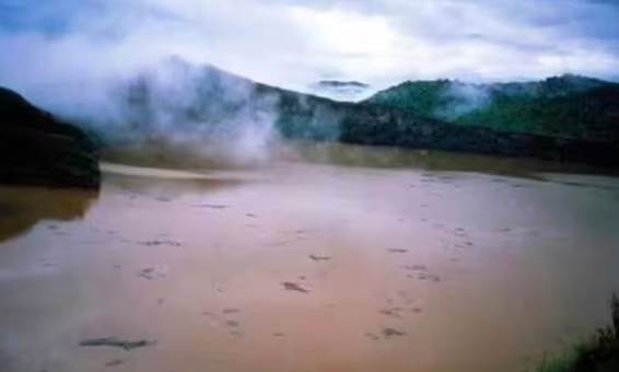 非洲「吃人湖」一夜奪走2000條人命,湖水抽乾後湖底真正元兇現形