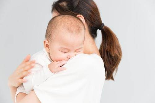 71公分母親不顧醫師警告生下3子，孩子們的現況曝光後讓人心酸