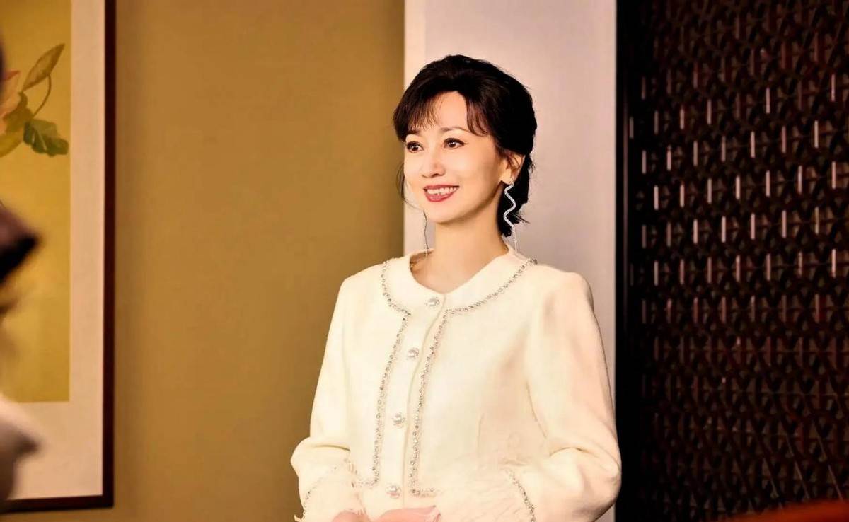 71歲趙雅芝仍不敢退休,三個兒子與孫輩的開銷成了她的壓力