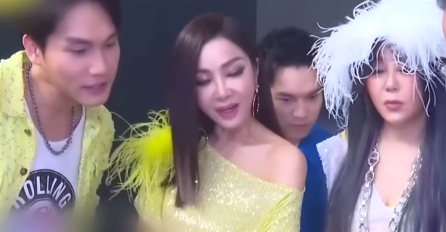 劉尚謙與陳美鳳相擁而泣，36年身世傳聞再被翻出，關鍵細節引人追問