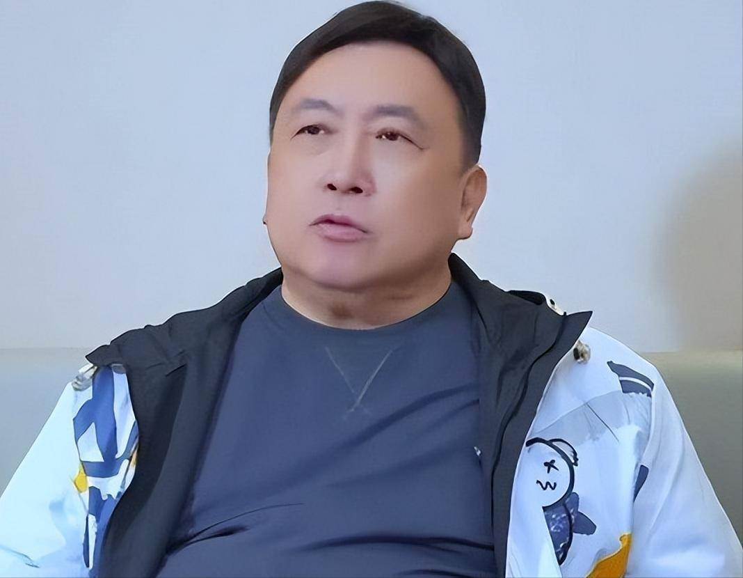 光環不再?52歲蔡少芬為工作奔波,現身車展狀態引熱議,王晶曾這樣評價 圖片7