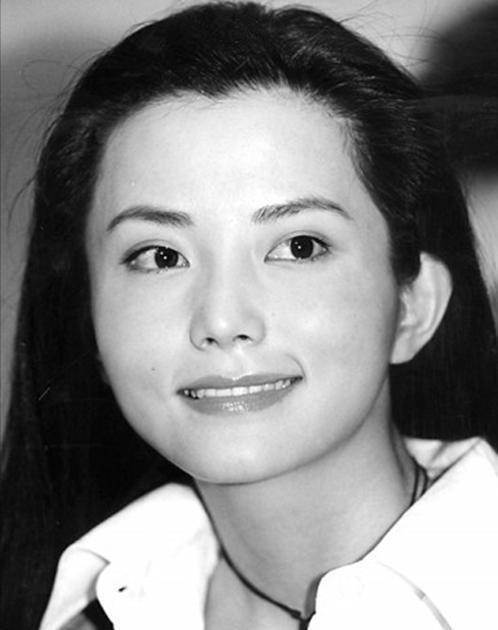 《情深深雨濛濛》方瑜才33歲離世,葬禮上出現的男人揭開她不為人知的一段