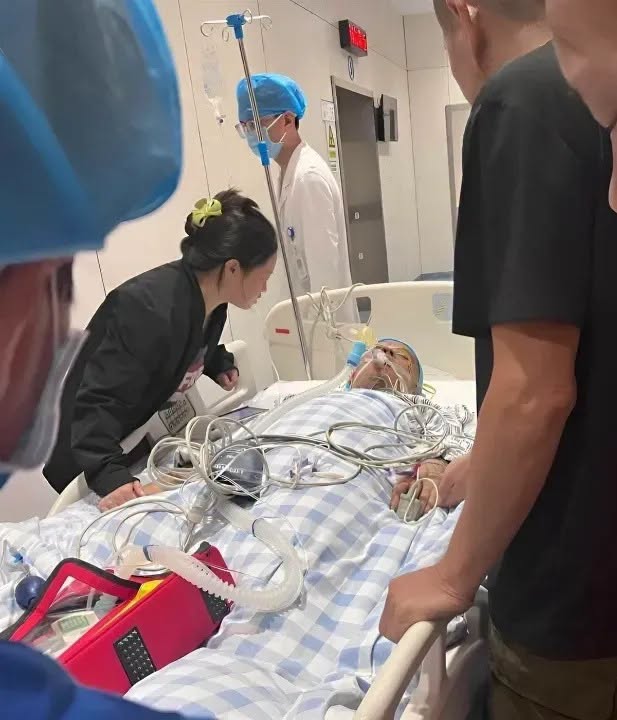丈夫手術失敗命懸一線，妻子哭到崩潰，耳邊那句話讓她當場破涕為笑