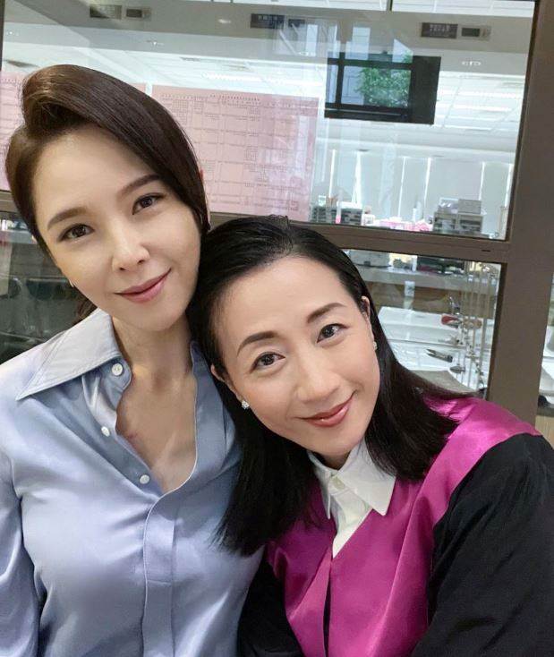 天心曬28年前無修圖照,五位女星同框中間身分終於揭曉