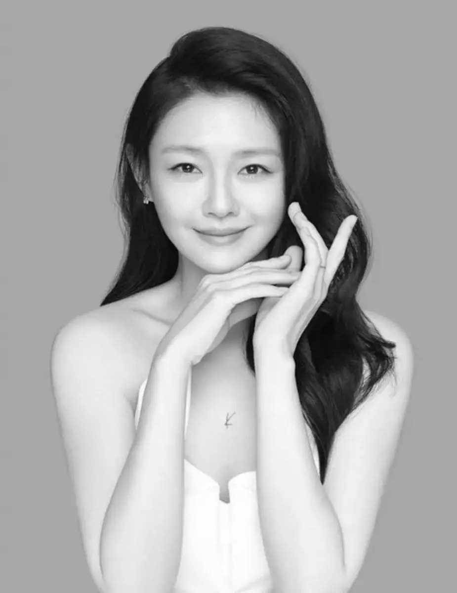乳腺癌兩度來襲,吳忻熹面對離婚與治療,仍為兩個女兒努力生活