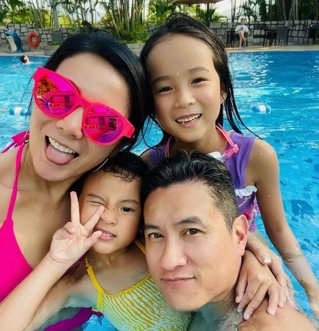 乳腺癌兩度來襲,吳忻熹面對離婚與治療,仍為兩個女兒努力生活