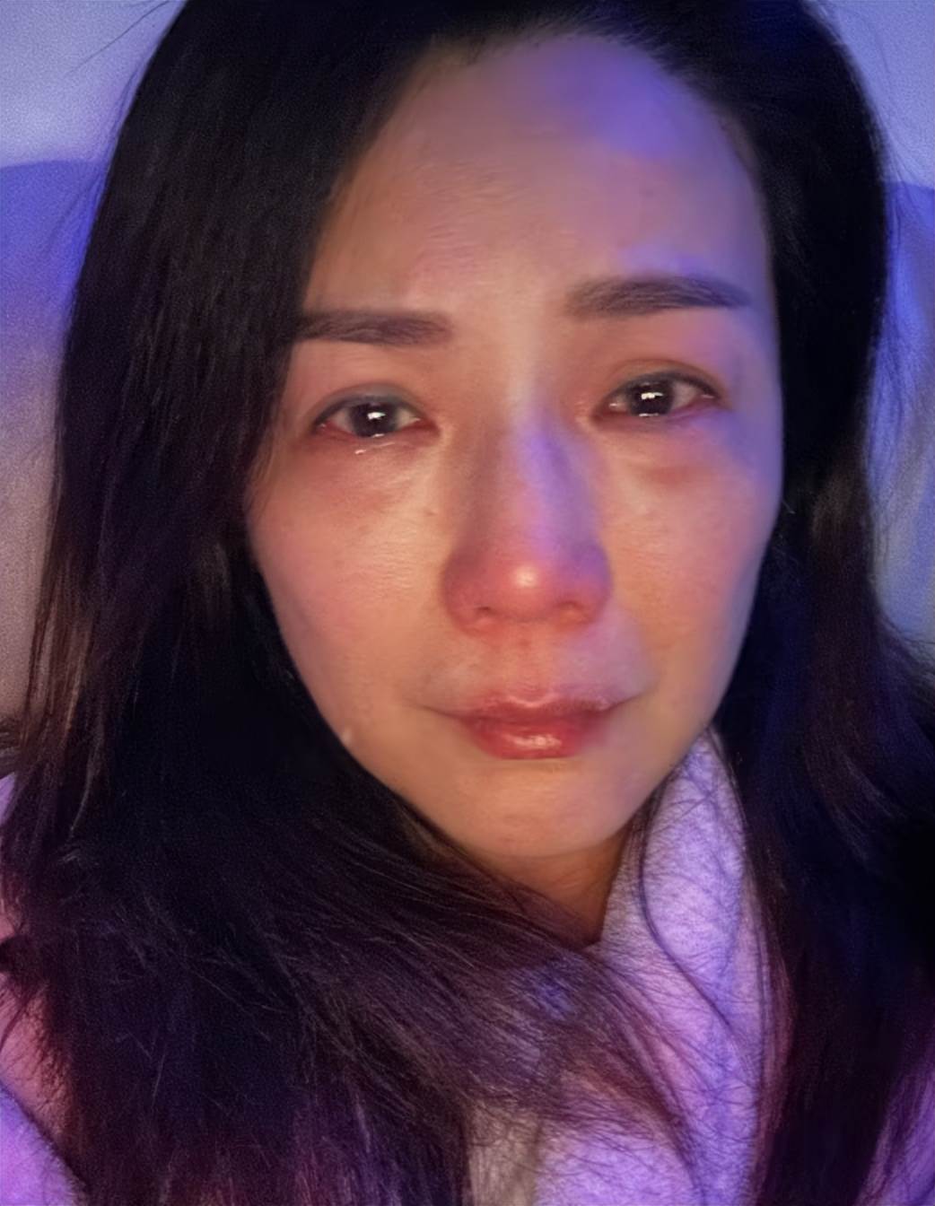 乳腺癌兩度來襲,吳忻熹面對離婚與治療,仍為兩個女兒努力生活