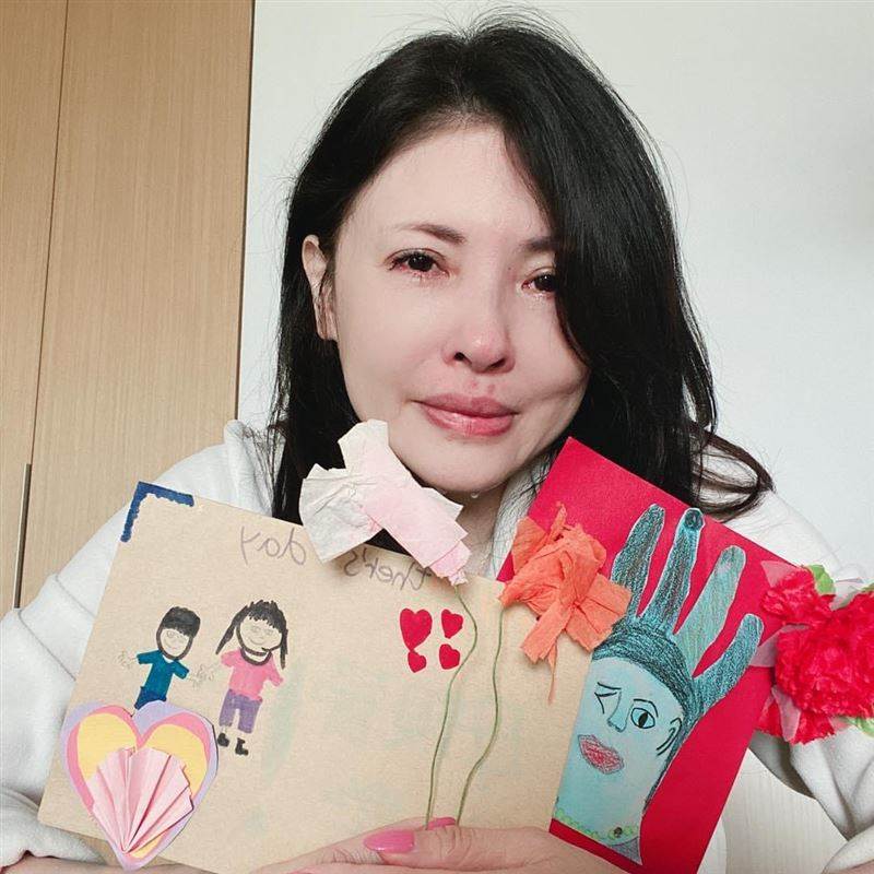 何如蕓奔波病房半年,母親曾熬過86天出院,後續消息讓她難以釋懷