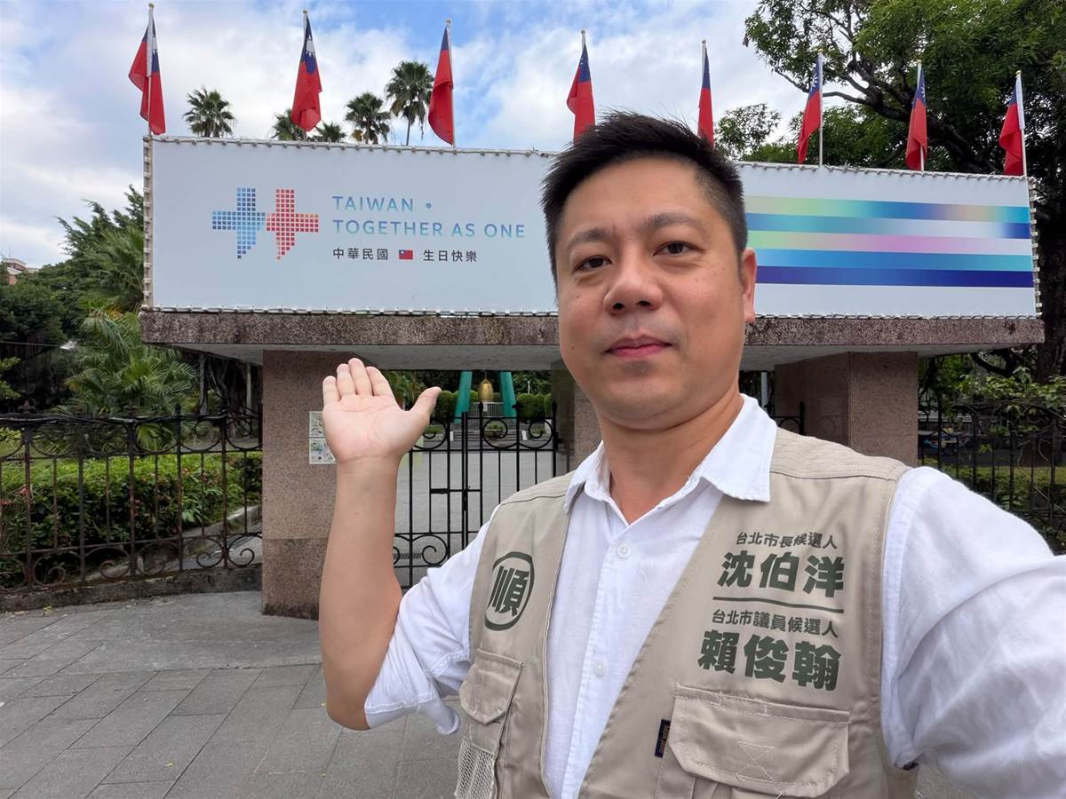 年輕帥到能出道!民進黨戰將「當年帥照瘋傳」,竟是王世堅子弟兵「演藝圈大姐都力挺」