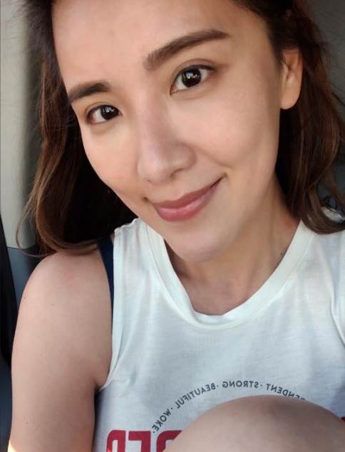 12年婚姻被折磨生不如死,胡盈禎終於迎來第二春,小7歲男友身份曝光太意外,18歲愛女送上祝福