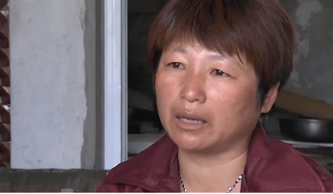 女友意外受傷成植物人!他不離不棄「賣店欠債90萬」也要救人,女友「奇蹟甦醒」後卻報警抓他
