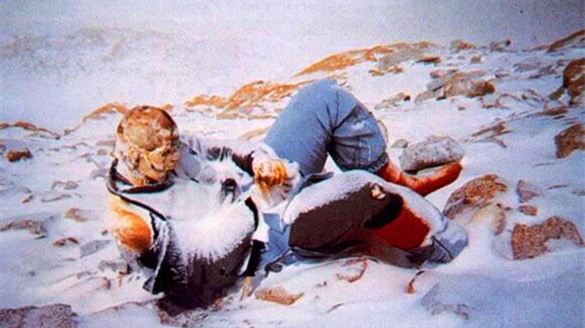 珠峰8600米「睡美人」躺了28年,登山者為何繞過她,背後原因讓人不敢想