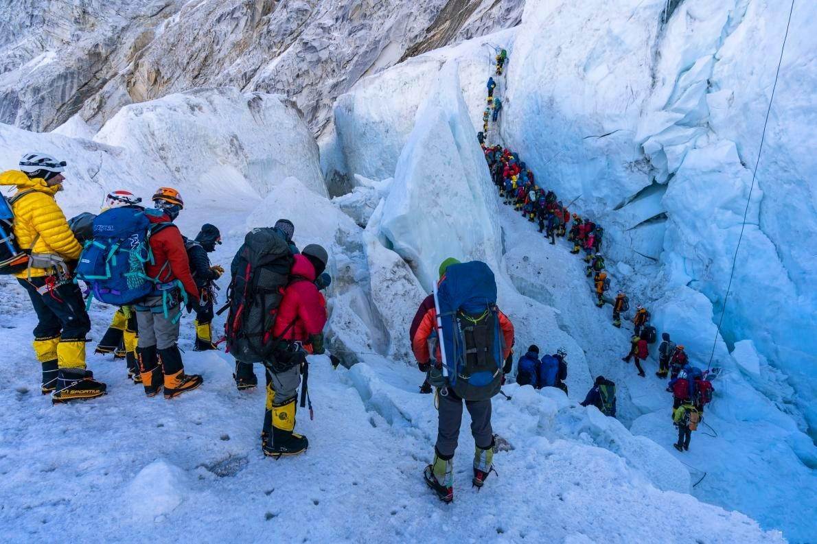珠峰8600米「睡美人」躺了28年,登山者為何繞過她,背後原因讓人不敢想