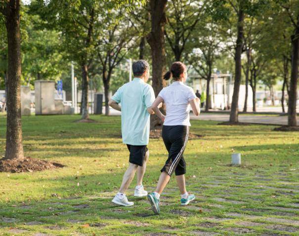 脂肪肝最怕1種運動?每天3分鐘「勝過走路」,在家也能做的簡單方法