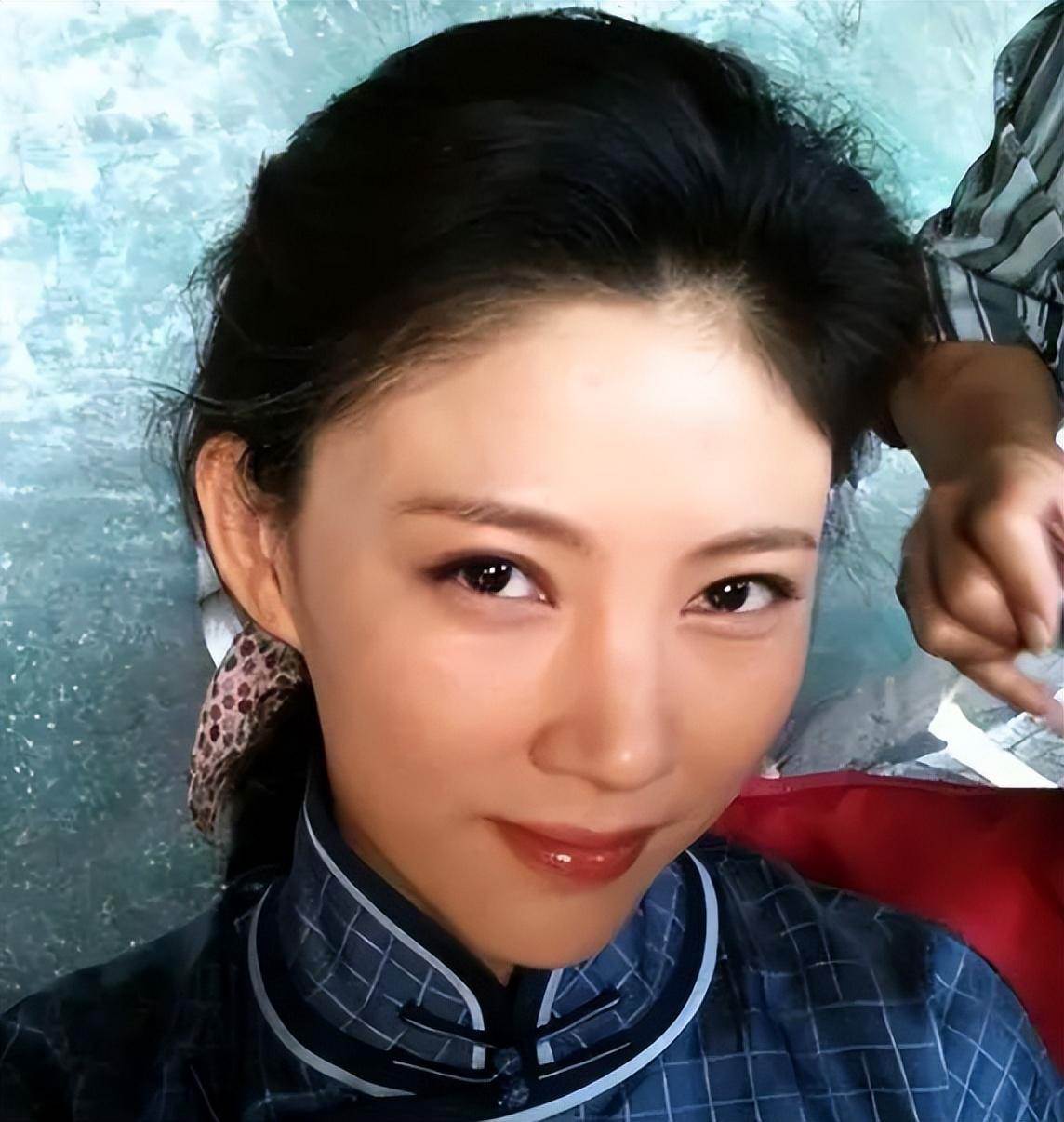 34歲女星拍戲途中出車禍，外界以為她退圈，12年後才知人生早已改寫