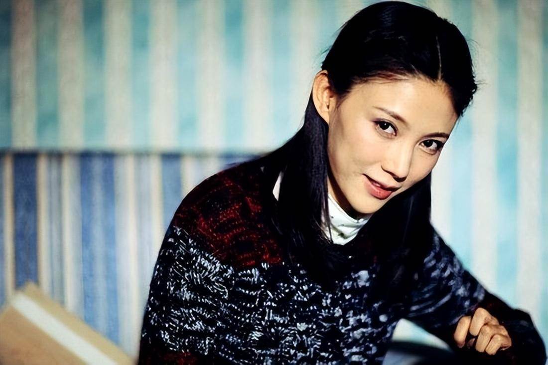 34歲女星拍戲途中出車禍，外界以為她退圈，12年後才知人生早已改寫