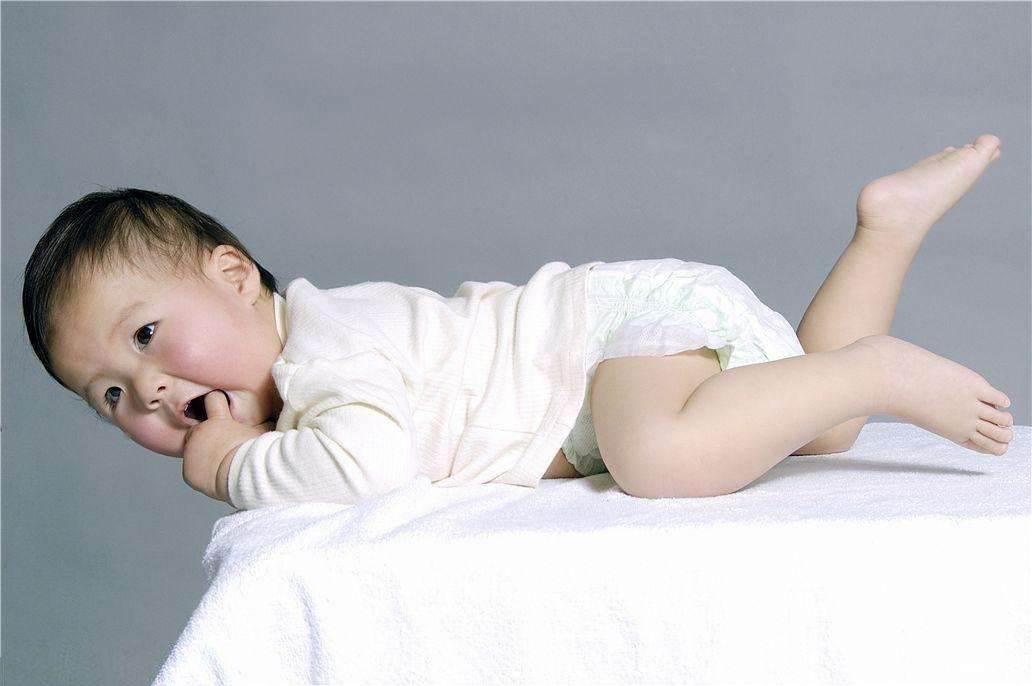 爸爸給兒子取名「鐵牛」!護士在登記時手抖「多寫一筆」 妻子不怒反喜:太有文化,不改了