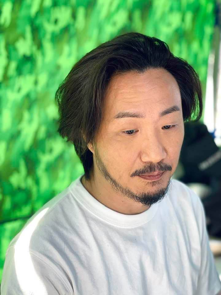 54歲鄭中基拍戲增重13公斤腳骨裂，褲子染血後竟還接連開刀兩次