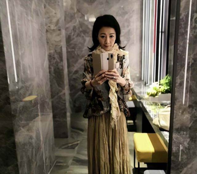 55歲昔日短髮女神瘦到不到40公斤，坦承病情反覆…近況讓粉絲心疼