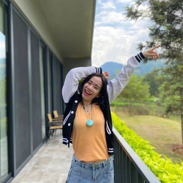 36歲馬來西亞女星替孩子洗澡突發心臟問題,搶救2天後離世,演藝路短暫卻留下作品